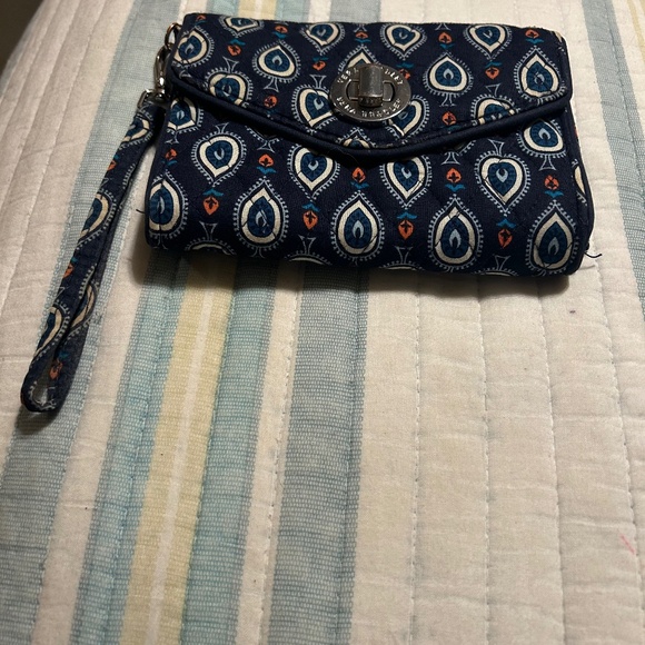 Vera Bradley Wristlet in Marrakech Motifs design - Picture 1 of 4